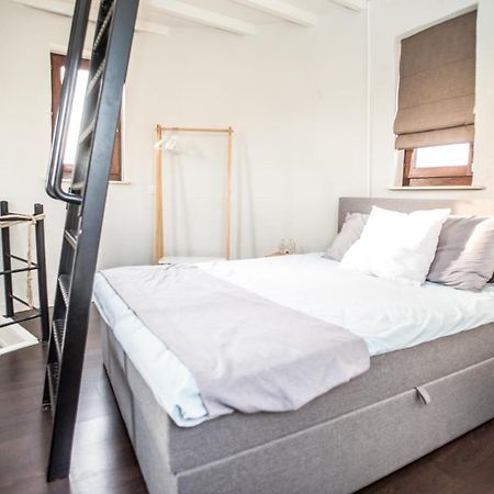 De Lievensmolen Villa Damme Bagian luar foto